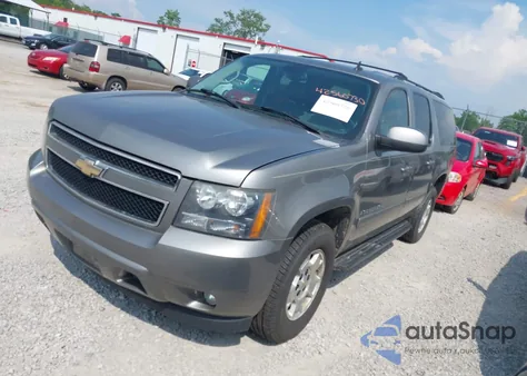 2008 Chevrolet Suburban 1500 Lt z USA, uszkodzony, nr VIN 3GNFK16398G157486